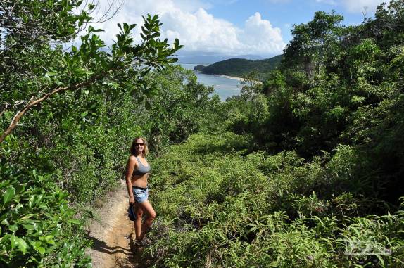 A caminho da praia Vermelha, a mais isolada de Bombinhas, litoral de Santa Catarina